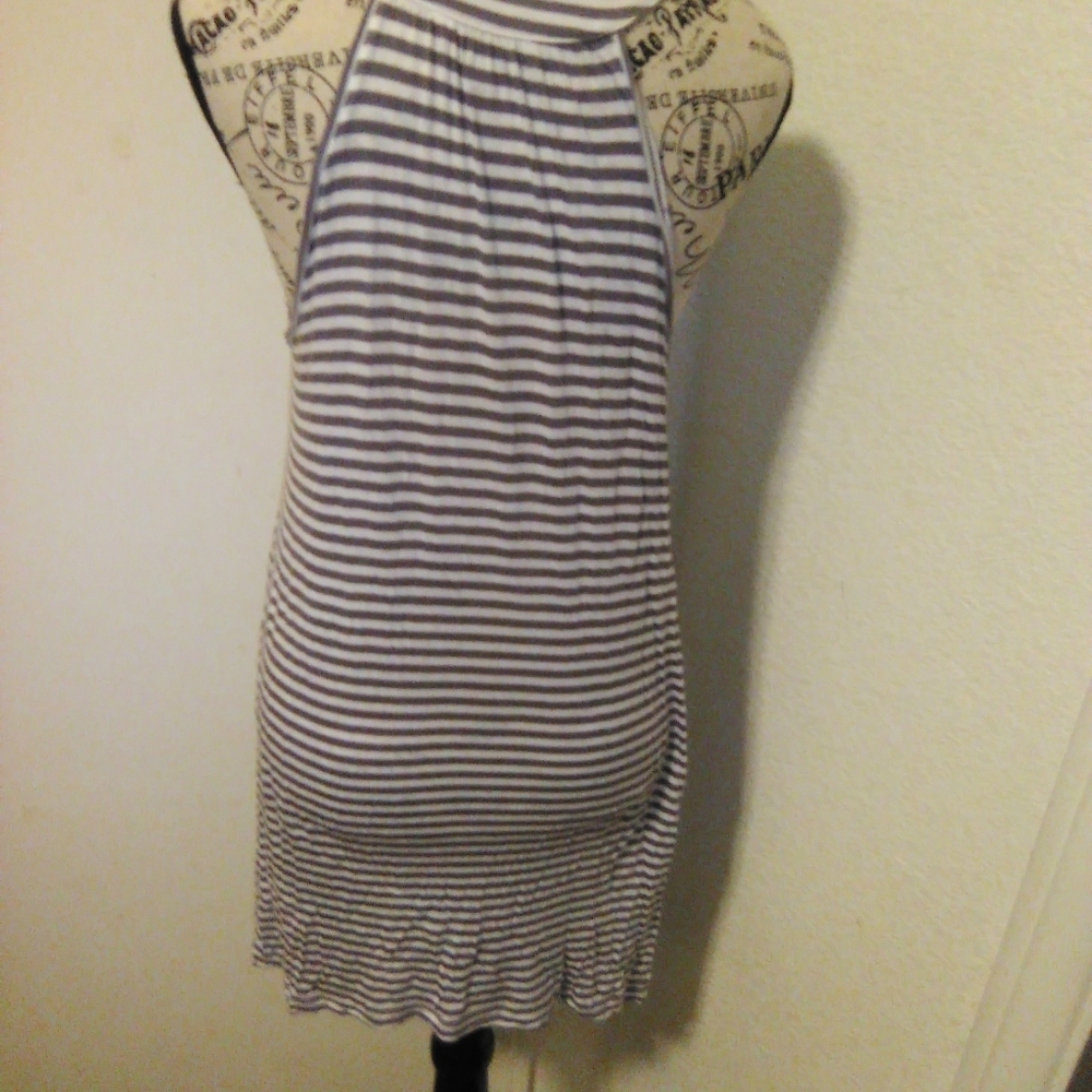 Striped Ruffle dress - Picture 3 of 3